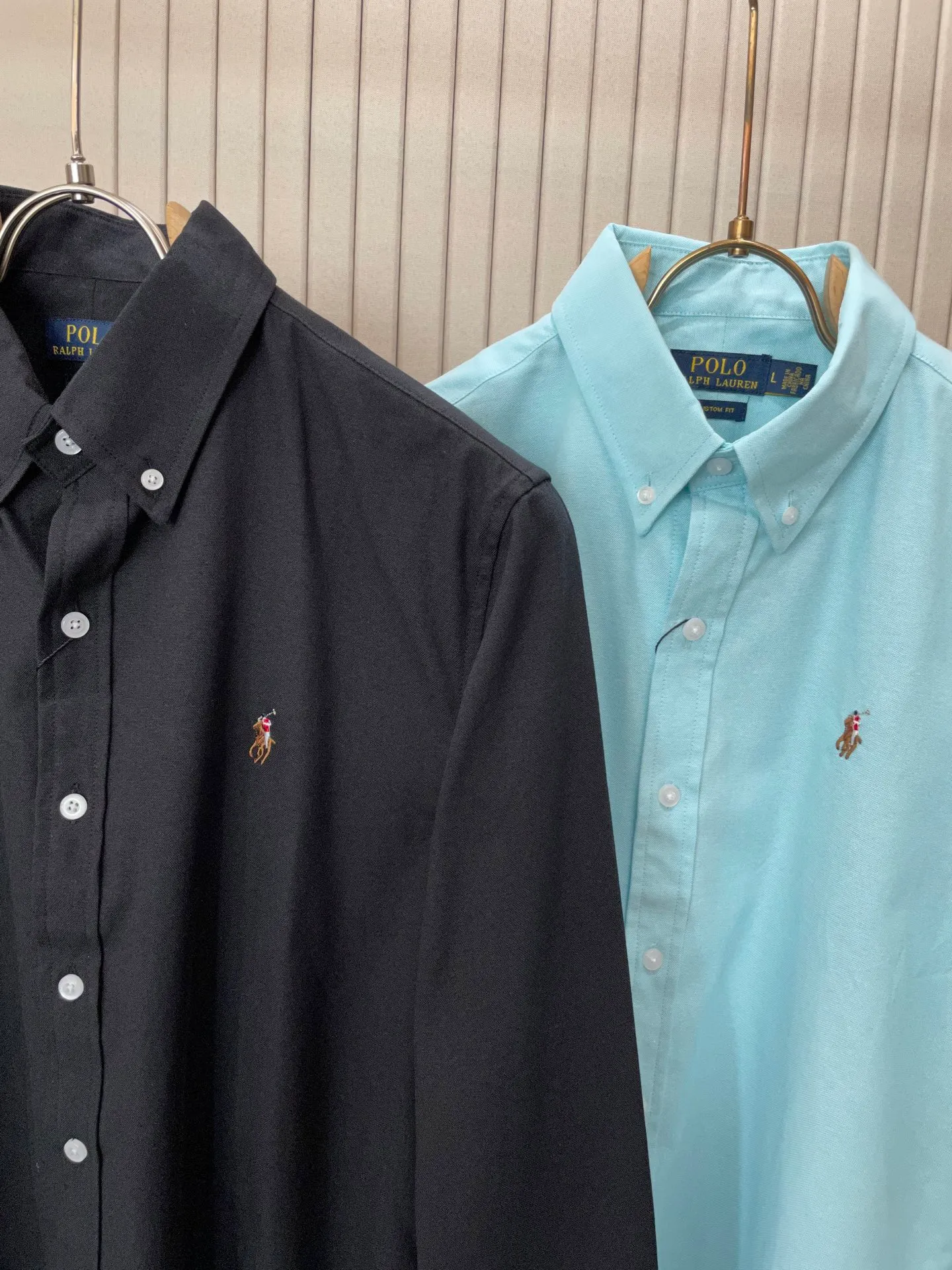 P220 🌸🌸🌸 POLO Ralph Lauren [High Quality] Classic shirt! The classic casual shirt made of pure cotton Oxford cloth has a unique design. It has a simple, clean and classic silhouette design. It is a versatile style that can be switched at will. The fabric feels soft and delicate, highly breathable, and is close to the skin and comfortable to wear. It can be worn alone as an inner layer. Its versatile performance is beyond your imagination! The upper body of the ready-to-wear is simple and classic yet elegant! Size:M-XXL